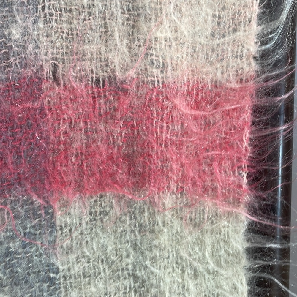 Hudson Bay vintage 100% mohair made in Scotland scarf/shawl RARE AND BEAUTIFU! - Picture 10 of 17